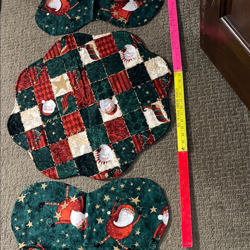 Source Unknown Holiday Patchwork Table Linens - Red, Green, Cream